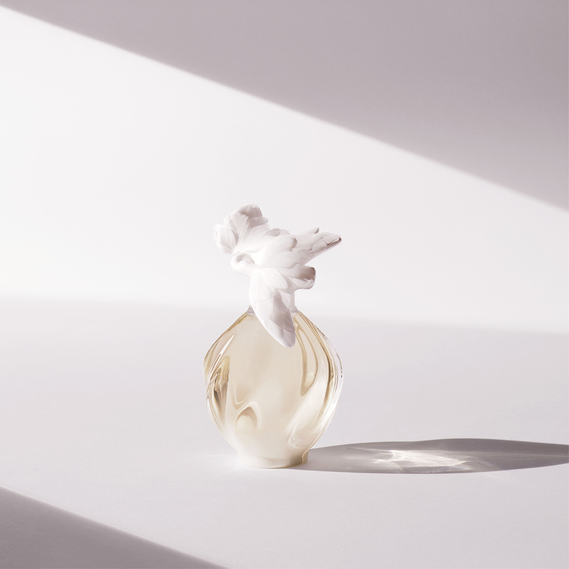 Nina Ricci, Thomas Lohr, Benjamin Grillon, L'Air Du Temps, Collection Lumière, PUIG, Julie Sanchez, Larissa Hofmann, Management + Artist