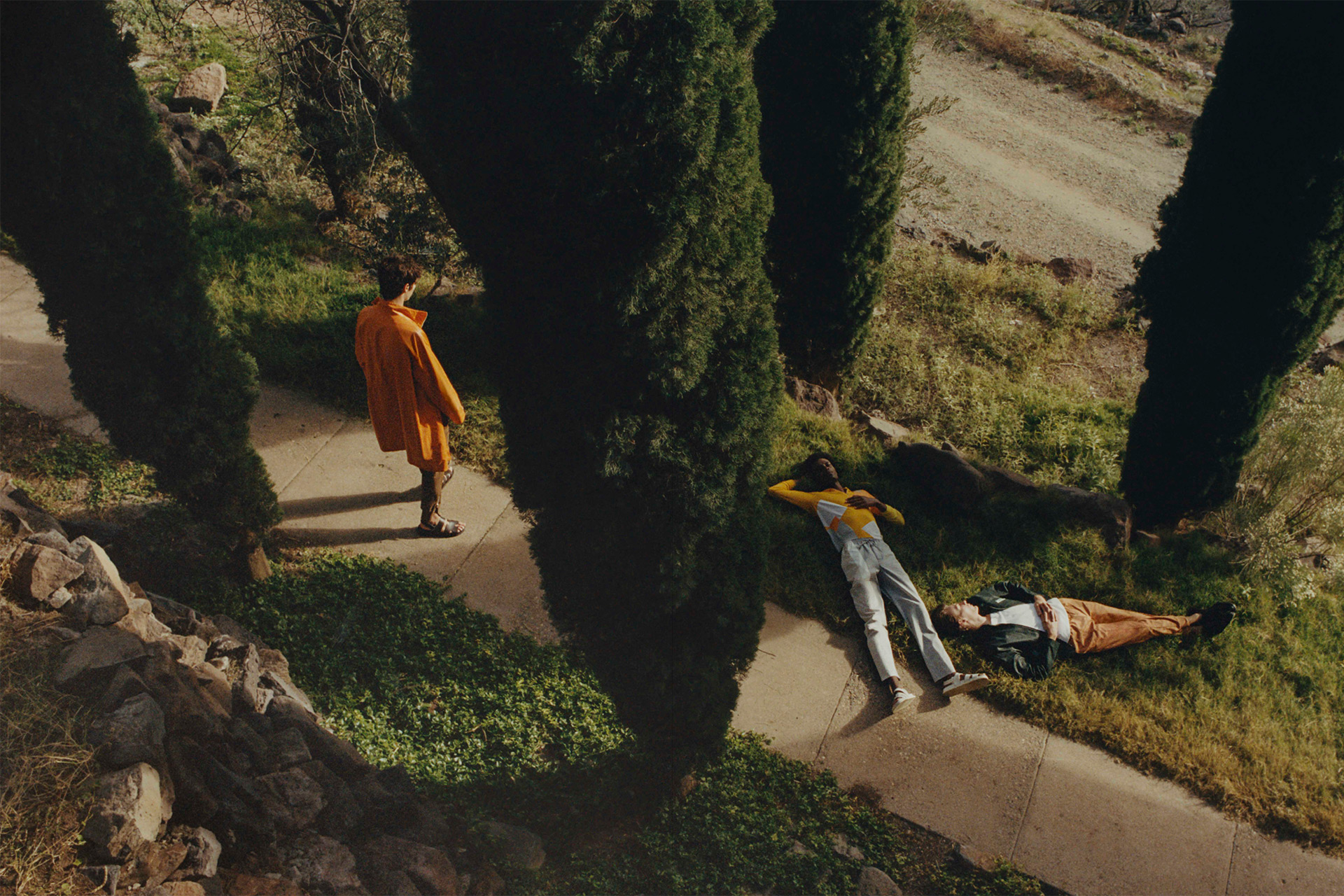 Le Monde d'Hermes, SS19, Benjamin Grillon, Pierre-Alexis Dumas, Olivier Wicker, Marion Berrin, Samuel Bradley, Lara Giliberto, Théo de Gueltz, Marius W Hansen, Nico Krijno, Sam Rock, Marcus Schaefer, David Ha, Armelle de Sainte Marie, Thomas Bird, Beat Bolliger, Lyson Marchessault, Vanessa Reid, Anne Sbiera, Lisa Jahovic, Kitten Production, JN Production, Jessica Pichet