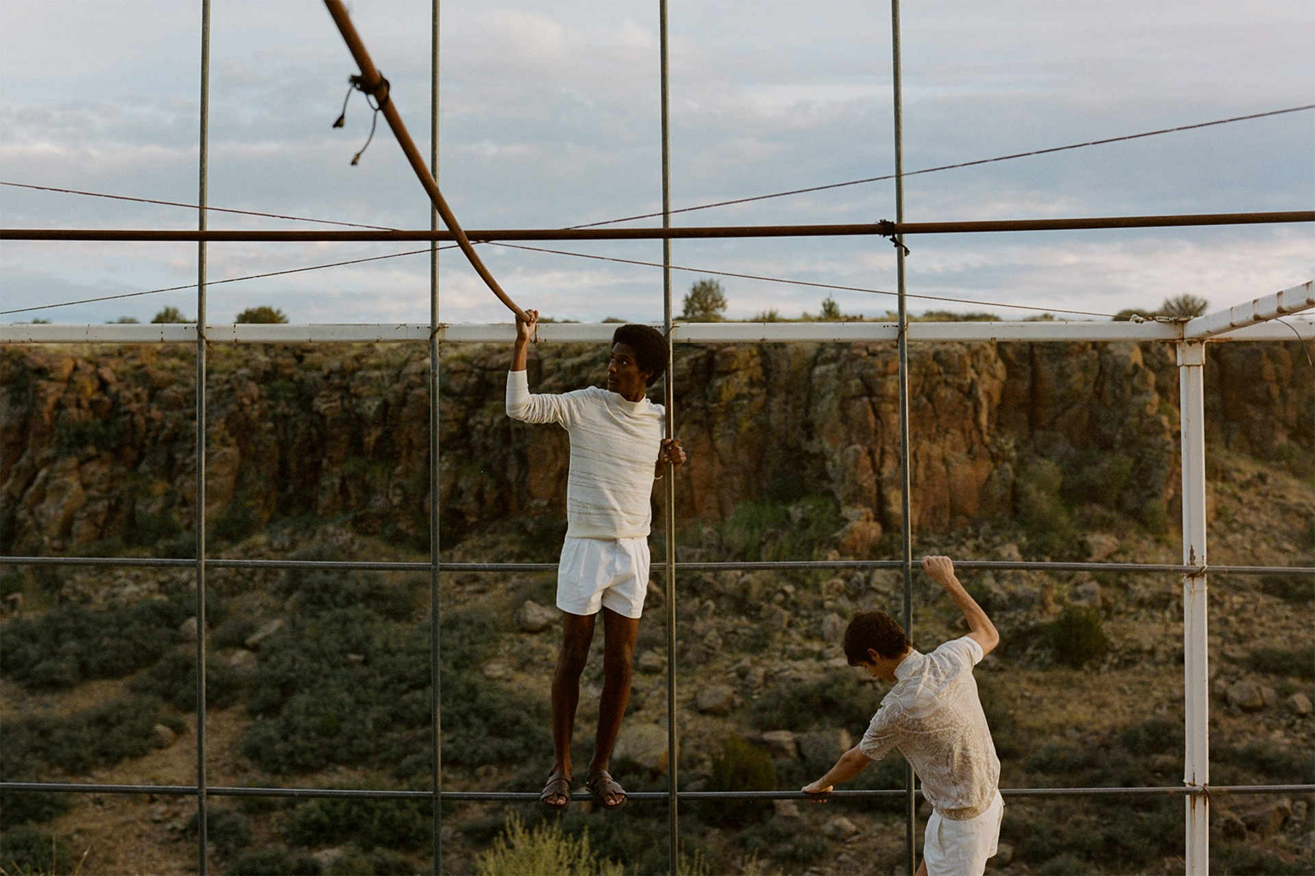 Le Monde d'Hermes, SS19, Benjamin Grillon, Pierre-Alexis Dumas, Olivier Wicker, Marion Berrin, Samuel Bradley, Lara Giliberto, Théo de Gueltz, Marius W Hansen, Nico Krijno, Sam Rock, Marcus Schaefer, David Ha, Armelle de Sainte Marie, Thomas Bird, Beat Bolliger, Lyson Marchessault, Vanessa Reid, Anne Sbiera, Lisa Jahovic, Kitten Production, JN Production, Jessica Pichet