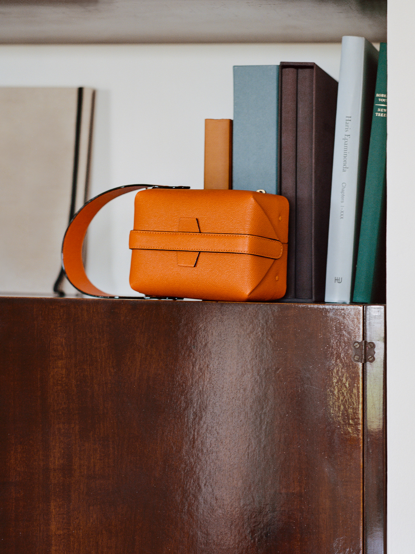 Valextra, Milan, Leather Goods, Xavier Rougeaux, Iside, Emanuele Carminati Molina, Ralph Toledano, Neo Capital, John Pawson, David Belhassen, Andrea Tognon, Benjamin Grillon, Art Direction, Creative Direction, Giulio Ghirardi, Martina Lucarelli, neo investment partners, David Belhassen