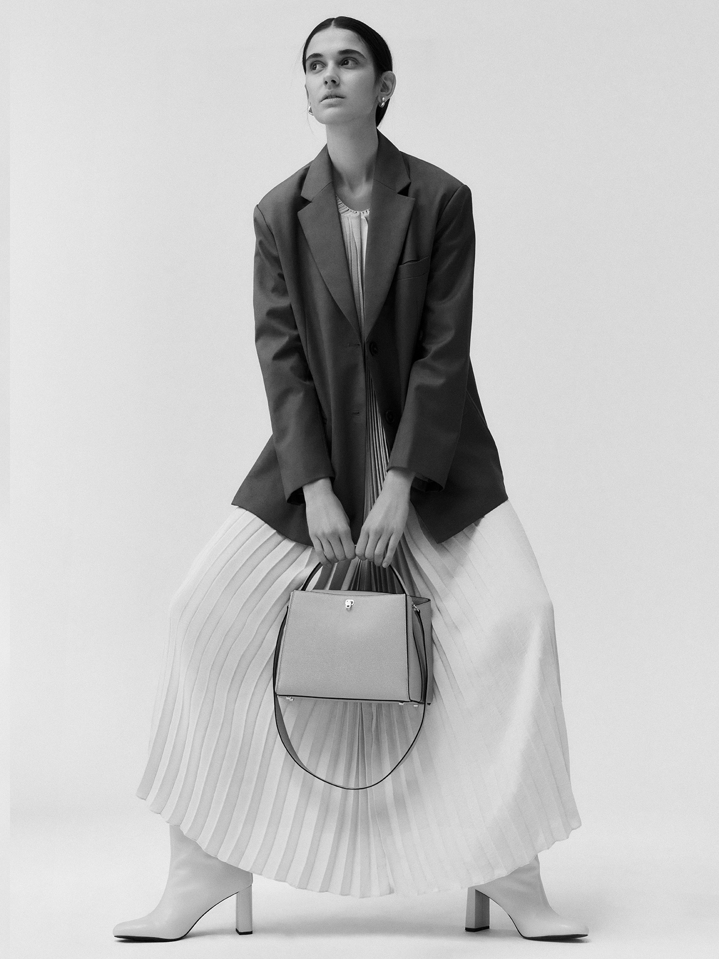 Valextra, Milan, Small Leather Goods, Iside, Handbag, Tangram, Benjamin Grillon, Creative Direction, Art Direction, Campaign, Sarah Blais, Monika Tatalovic, Xavier Rougeaux, Neo Investment Partners, Daniel Belhassen, Matilde Giannetti, Monster Management, Julia Asaro, Chris Boals. Mattia Andreoli, Noe Investment Partners, David Belhassen 