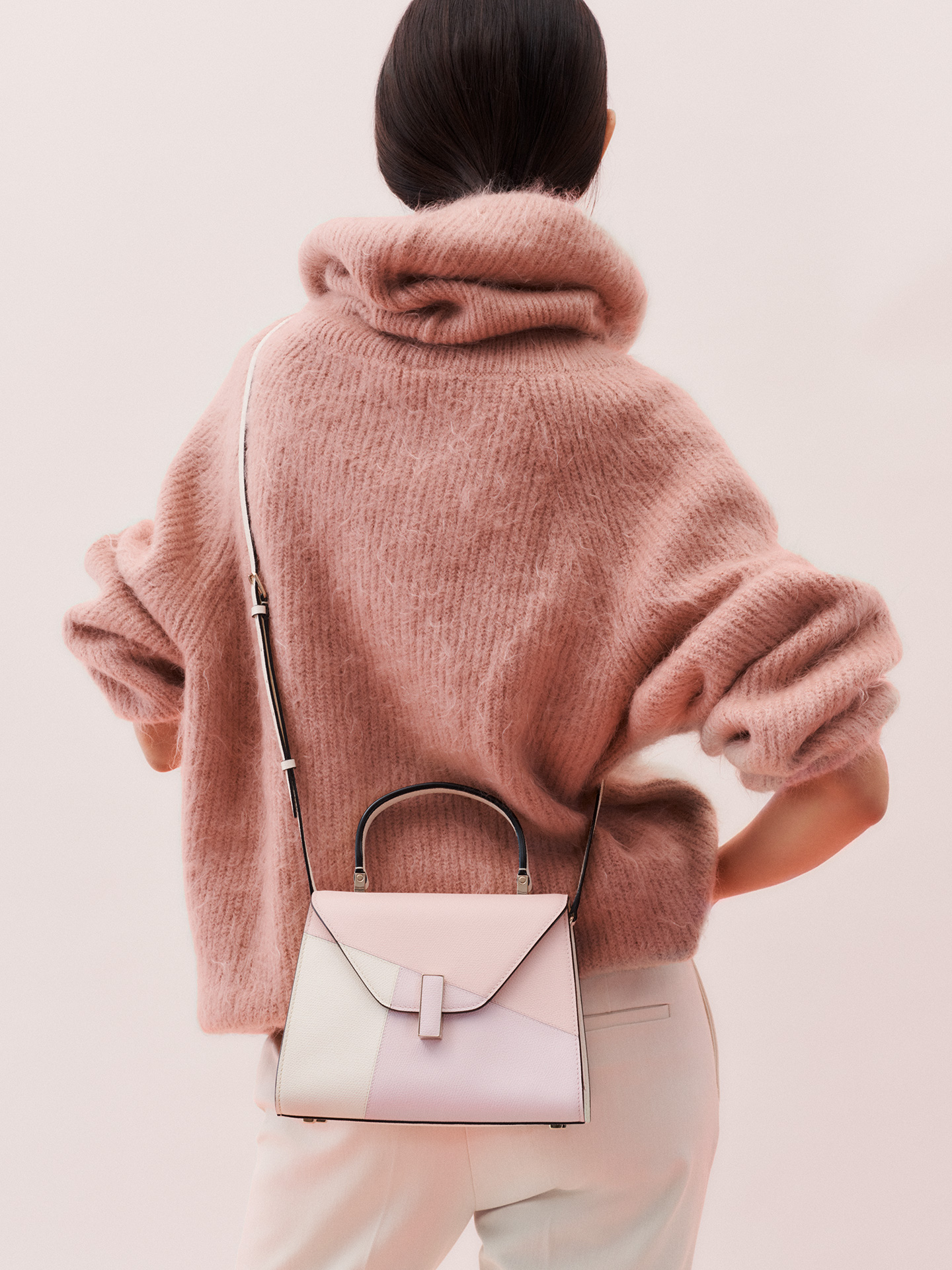 Valextra, Milan, Small Leather Goods, Iside, Handbag, Tangram, Benjamin Grillon, Creative Direction, Art Direction, Campaign, Sarah Blais, Monika Tatalovic, Xavier Rougeaux, Neo Investment Partners, Daniel Belhassen, Matilde Giannetti, Monster Management, Julia Asaro, Chris Boals. Mattia Andreoli, Noe Investment Partners, David Belhassen 