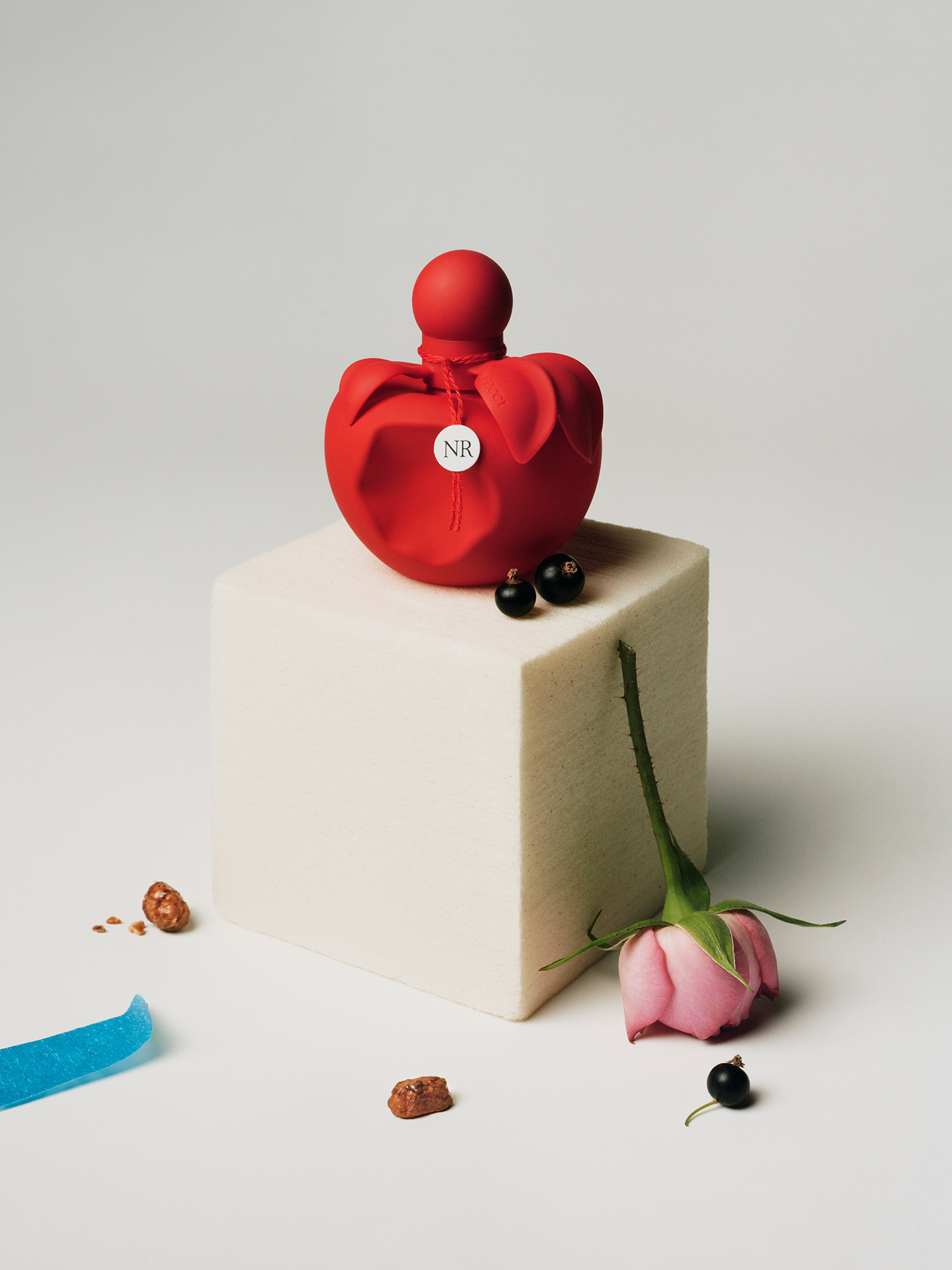 Nina Ricci, PUIG, Fragrance, Olfactive Pyramid, L'air du temps, Rushemy Botter, Lisi Herrebrugh, Creative Direction, Art Direction, Benjamin Grillon, Photography by Adrien Toubiana, Set design by Garance du Nord, Production Mirror Mirror