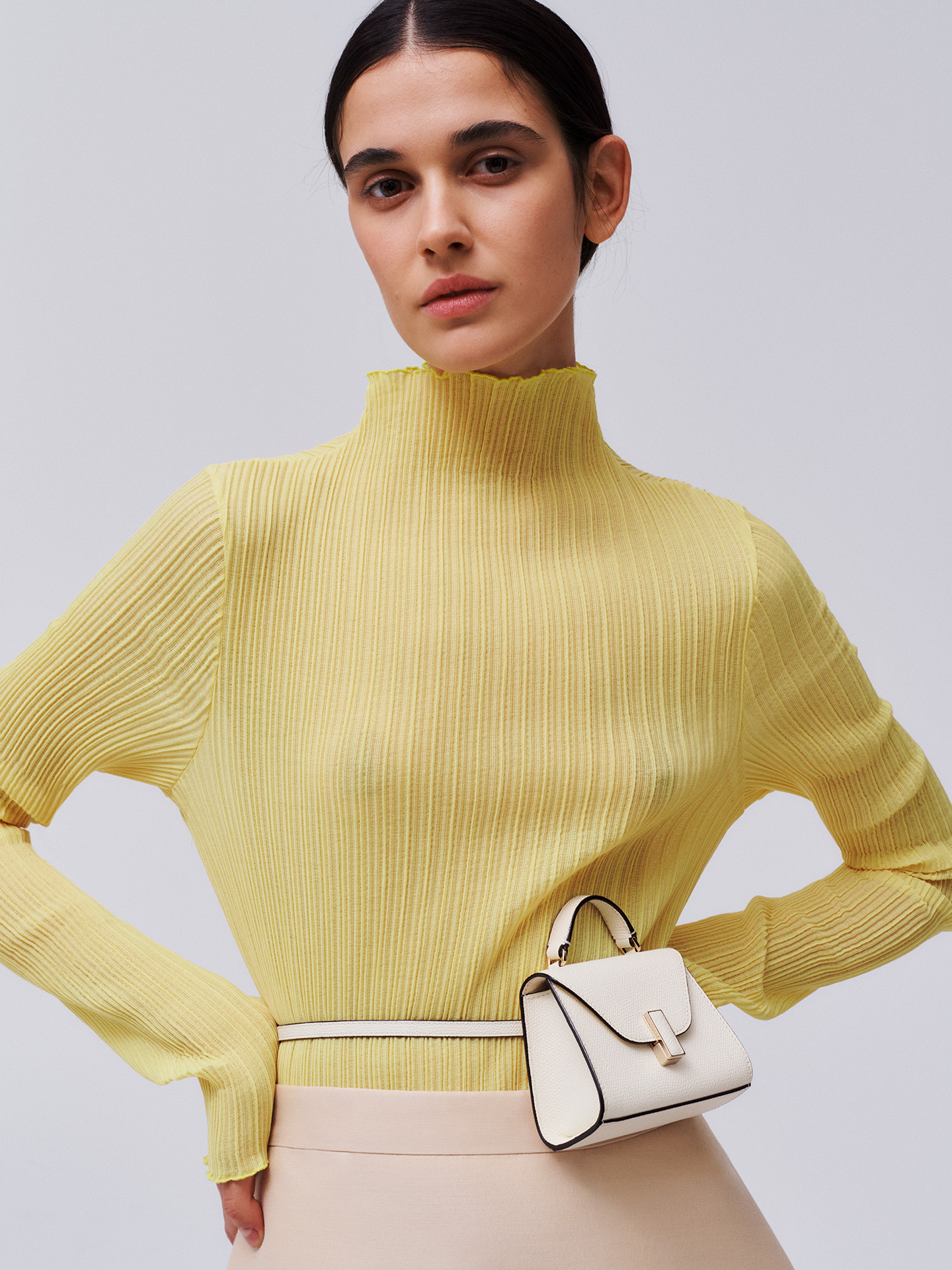 Valextra, Milan, Small Leather Goods, Iside, Handbag, Tangram, Benjamin Grillon, Creative Direction, Art Direction, Campaign, Sarah Blais, Monika Tatalovic, Xavier Rougeaux, Neo Investment Partners, Daniel Belhassen, Matilde Giannetti, Monster Management, Julia Asaro, Chris Boals. Mattia Andreoli, Noe Investment Partners, David Belhassen 